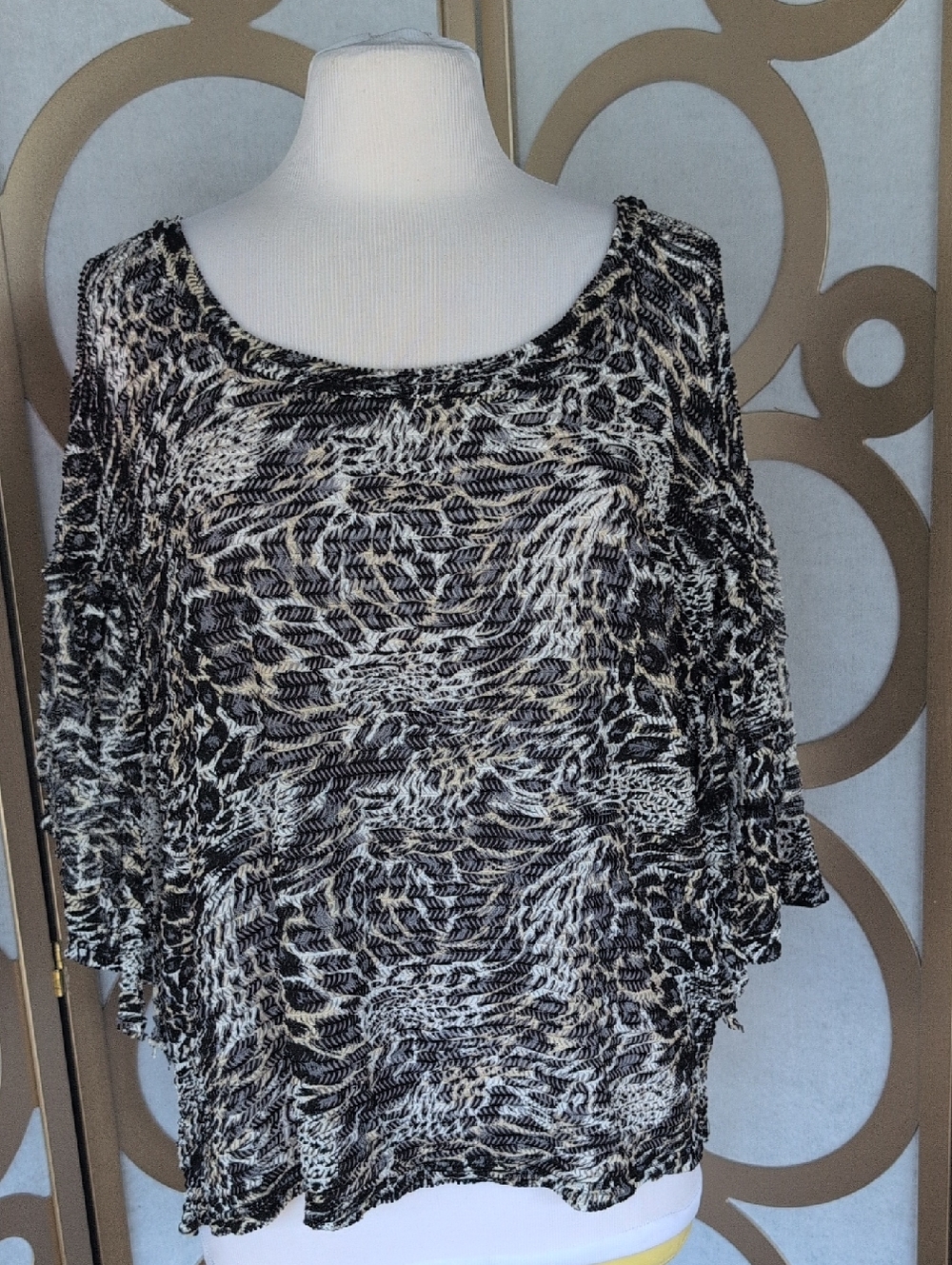 Womens Black & Cream Patterned Scoop Neck Top